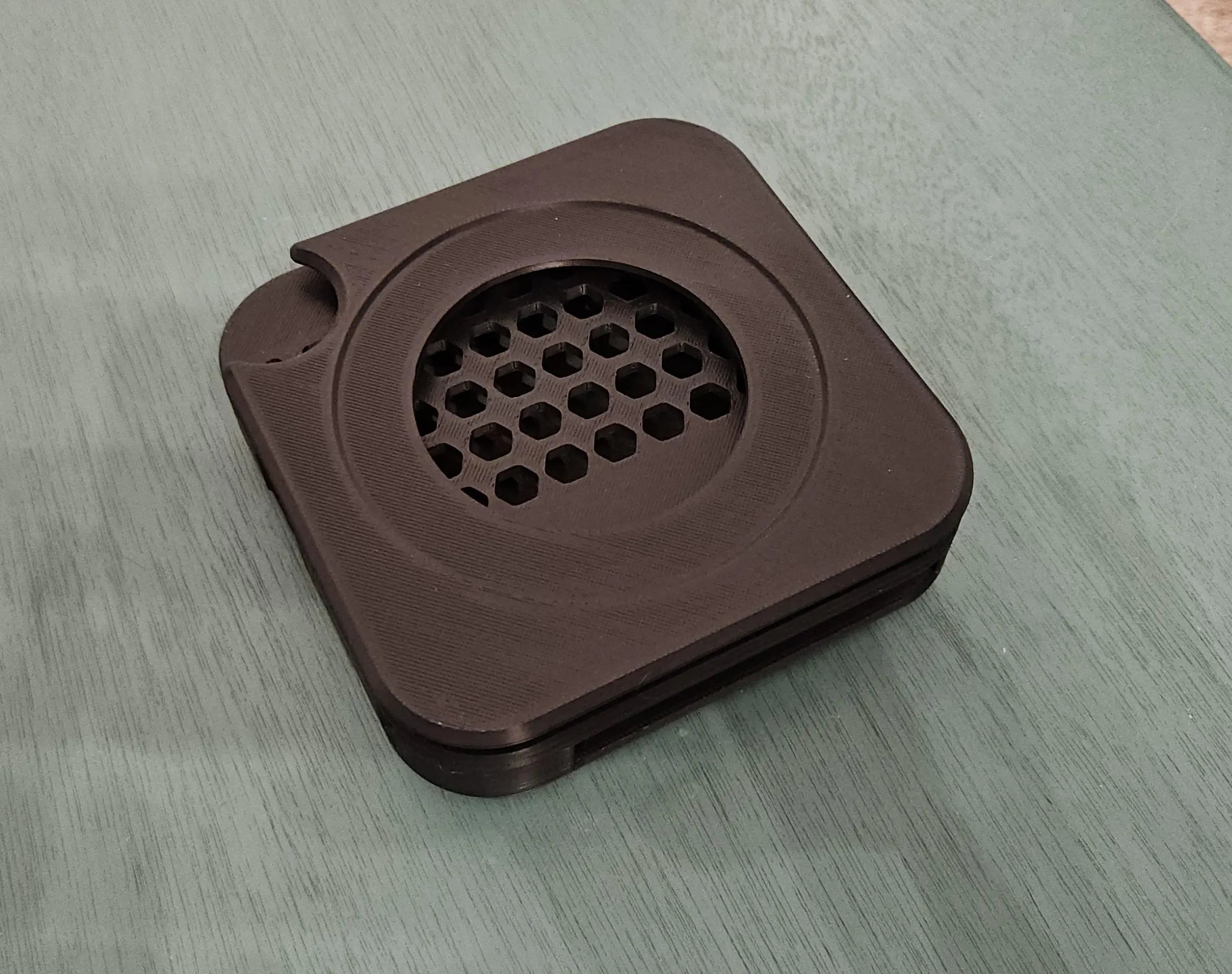 Sleek Mac Mini Stand with Bonus USB and SSD Slots image 3